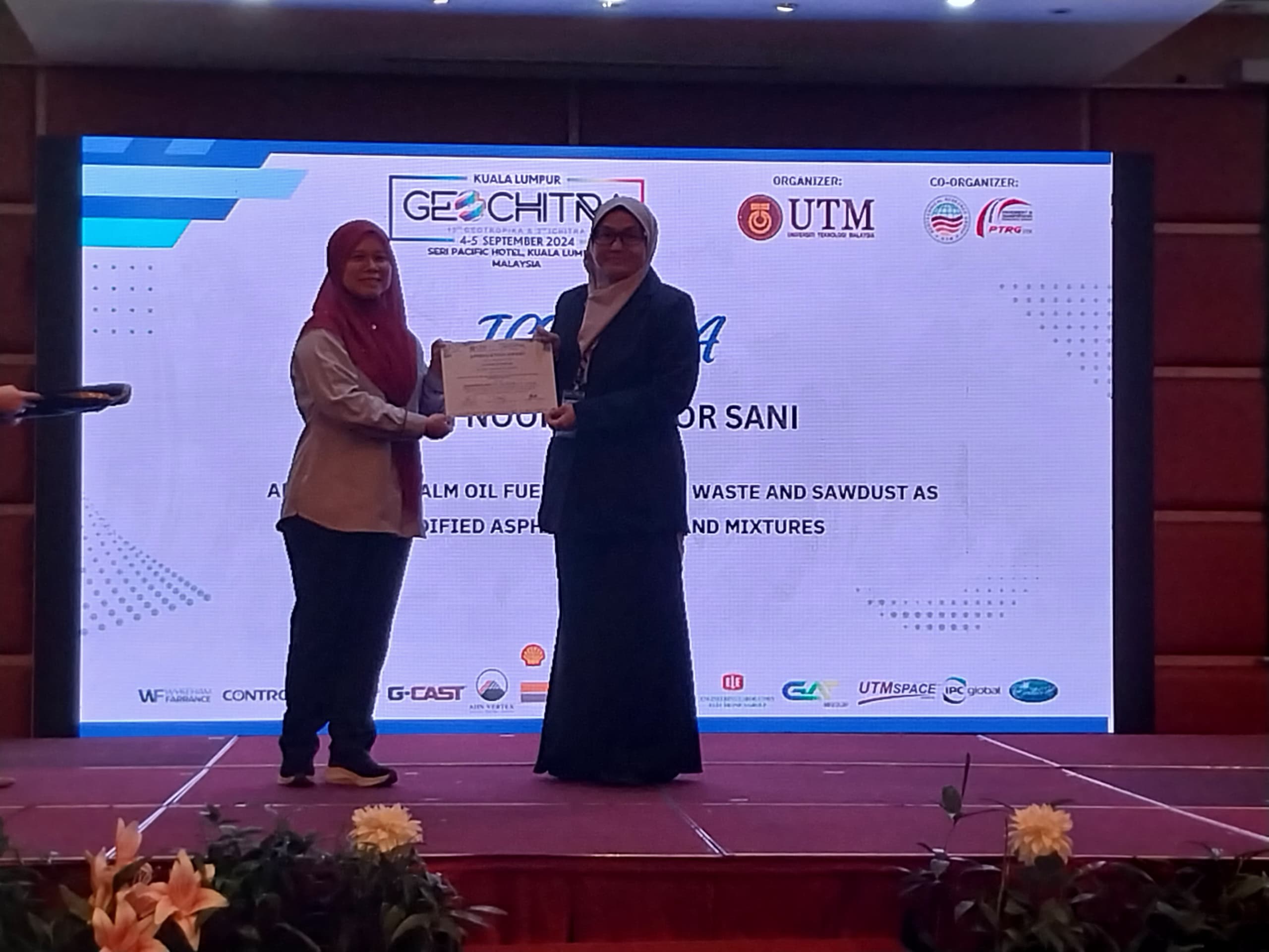 Congratulations to Wan Noor Hin Mior Sani and Associate Prof. Dr. Ramadhansyah Putra Jaya of winning the Best Presenter Award at the International Conference on (GEOCHITRA 2024) at Seri Pacific Hotel, Kuala Lumpur held on 4-5 September 2024